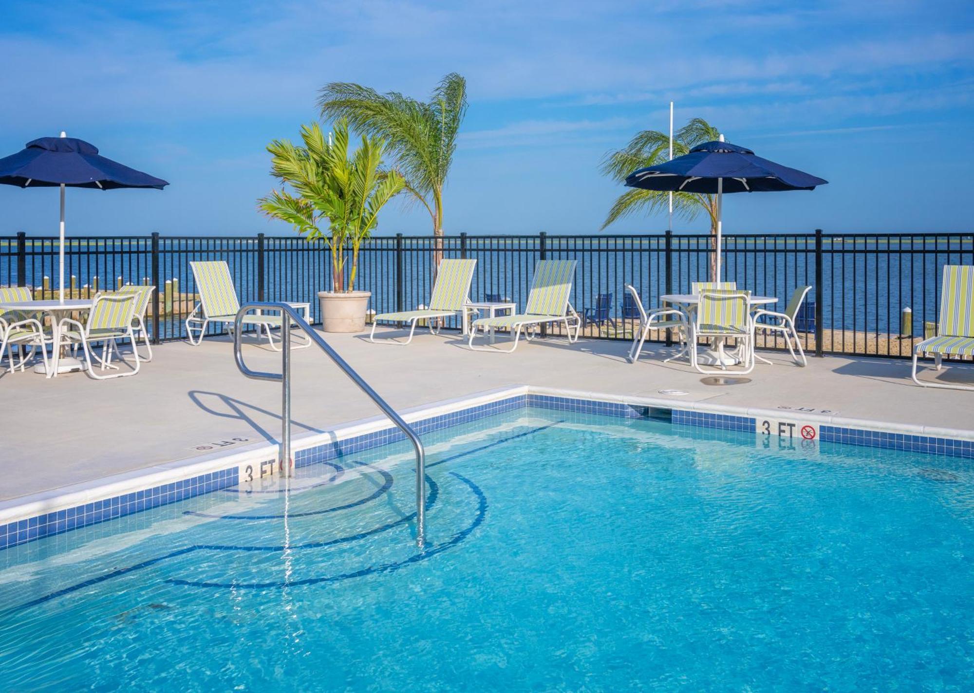 Blufin Bungalows & Marina シンコティーグ エクステリア 写真