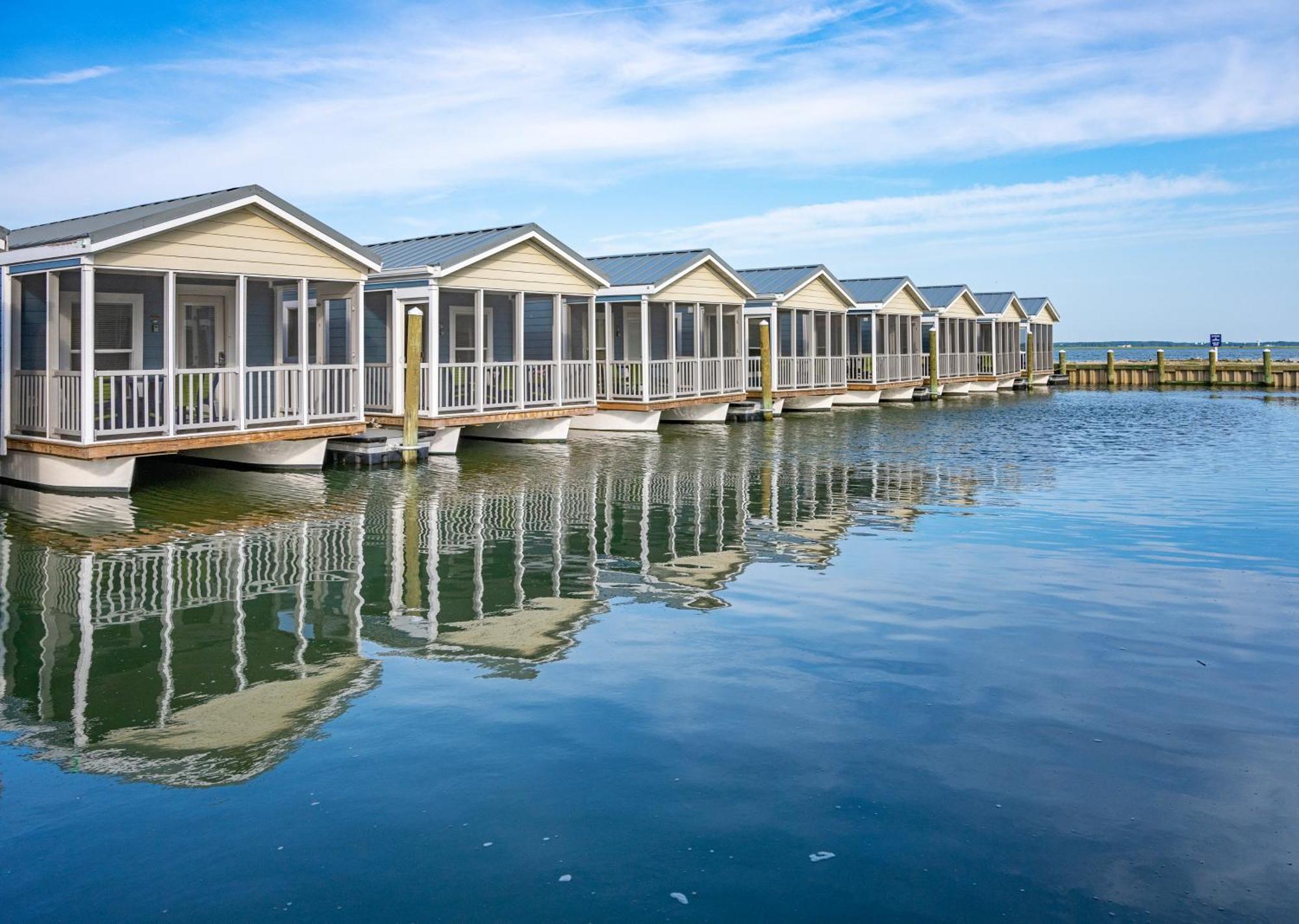 Blufin Bungalows & Marina シンコティーグ エクステリア 写真