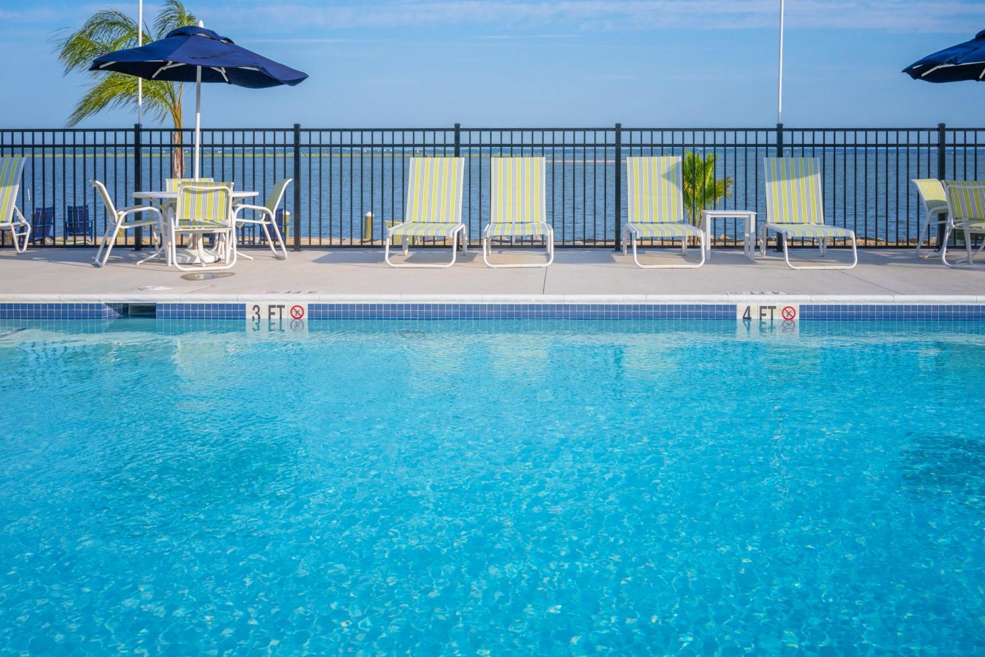 Blufin Bungalows & Marina シンコティーグ エクステリア 写真